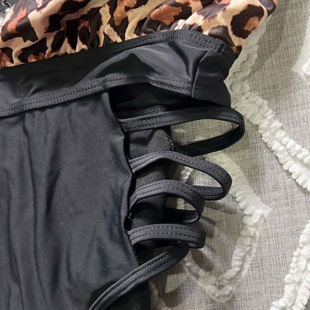 NWT Aqua Eve leopard and black bathing suit medium. A242 - Picture 2 of 4